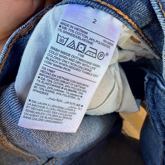 Old Navy Cuffed Denim Jorts Medium Blue Jean Shorts Size 2 - Picture 5 of 8